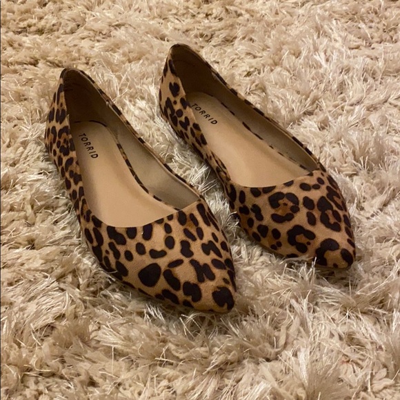 leopard shoes wide width